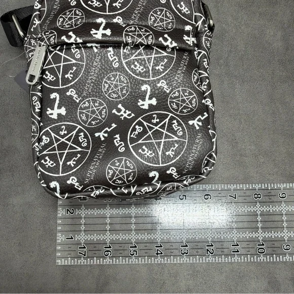 The WB Supernatural TV Small Crossbody Messenger Bag Join The Hunt - Picture 3 of 7
